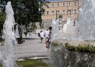 Καιρός: Καύσωνας με 42άρια σήμερα και σκόνη από την Αφρική