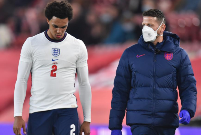 Χάνει το EURO ο Αλεξάντερ Άρνολντ Χάνει το EURO ο Αλεξάντερ Άρνολντ