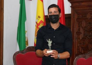 Γήπεδο στην Ισπανία παίρνει το όνομα του Κρέσπο