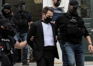 Γλυκά Νερά: Πώς σκηνοθέτησε τη ληστεία – Έκρυψε τις βέρες στο ντεπόζιτο