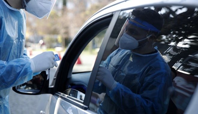 Κορωνοϊός: 890 νέα κρούσματα σήμερα στην Ελλάδα – 15 νεκροί και 381 διασωληνωμένοι