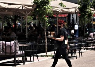 Αρση lockdown: Μουσική από 12 Ιουνίου σε εξωτερικούς χώρους – Πότε σταματά η απαγόρευση κυκλοφορίας