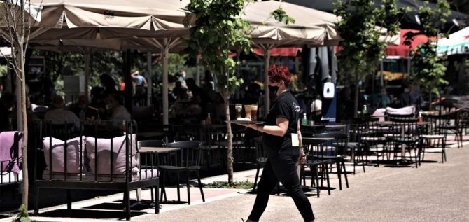 Αρση lockdown: Μουσική από 12 Ιουνίου σε εξωτερικούς χώρους – Πότε σταματά η απαγόρευση κυκλοφορίας