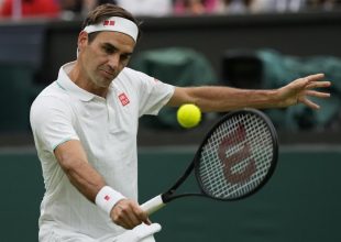 Wimbledon 2021: Τραυματίστηκε ο Μαναρίνο πριν από το 5ο σετ, πέρασε ο Φέντερερ