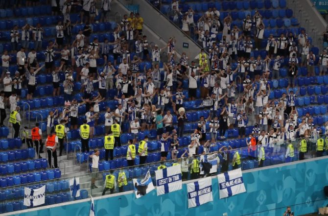 Euro 2020: Διαγνώσθηκαν θετικοί στον κορωνοϊό 80 φίλαθλοι της Φινλανδίας