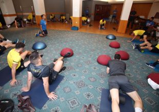 Φωτογραφίες απ’ την προπόνηση στο γυμναστήριο