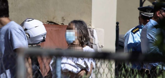 Την επιμέλεια του παιδιού θέλει να διεκδικήσει ο πιλότος αφού εκτίσει την ποινή του