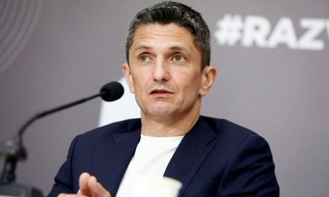 Λουτσέσκου: Εγκαθίσταται μόνιμα στη Θεσσαλονίκη από το Σάββατο