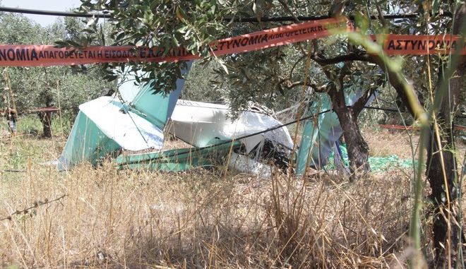 Ηλεία: Πτώση αεροσκάφους δίπλα σε σπίτι – Νεκροί οι δύο επιβαίνοντες