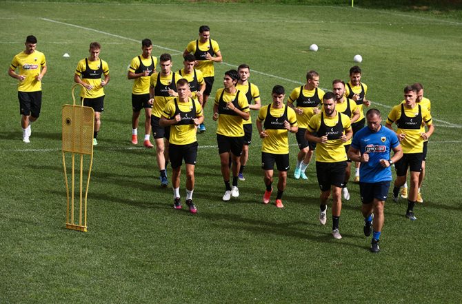 Με 27 ποδοσφαιριστές η ΑΕΚ στην Ολλανδία (ΦΩΤΟ)