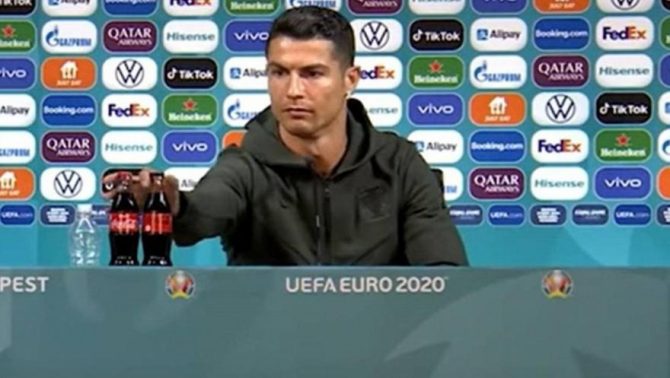 UEFA: «Δεν θα υπάρξουν πειθαρχικές διαδικασίες για Ρονάλντο, Πογκμπά, Λοκατέλι» UEFA: «Δεν θα υπάρξουν πειθαρχικές διαδικασίες για Ρονάλντο, Πογκμπά, Λοκατέλι»