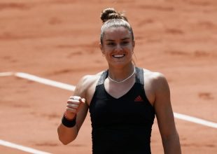 Σάκκαρη στην ΕΡΤ: “Συγγνώμη μαμά, σε περιμένω στο Παρίσι”