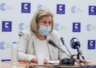 Θεοδωρίδου: Συστήνεται μόνο στους άνω των 60 ετών το εμβόλιο της AstraZeneca