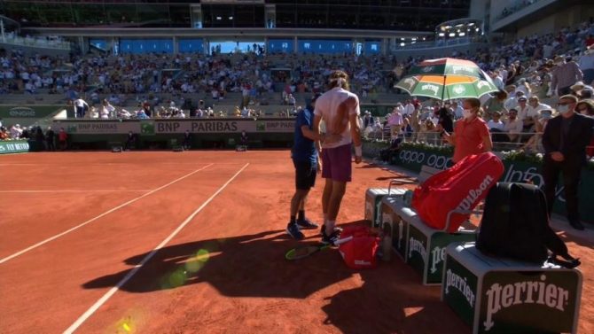 Ενοχλήσεις στη μέση είχε ο Τσιτσιπάς