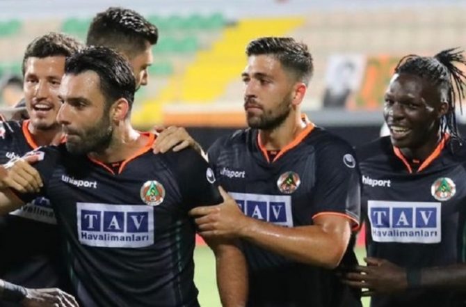 «Βόμβα» για Μπακασέτα: «Πιθανό να φύγει τον Ιανουάριο με τη ρήτρα των 12 εκατ. ευρώ»