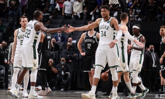 Μέγας Γιάννης και οι Μπακς στους τελικούς της Ανατολής! Μέγας Γιάννης και οι Μπακς στους τελικούς της Ανατολής!