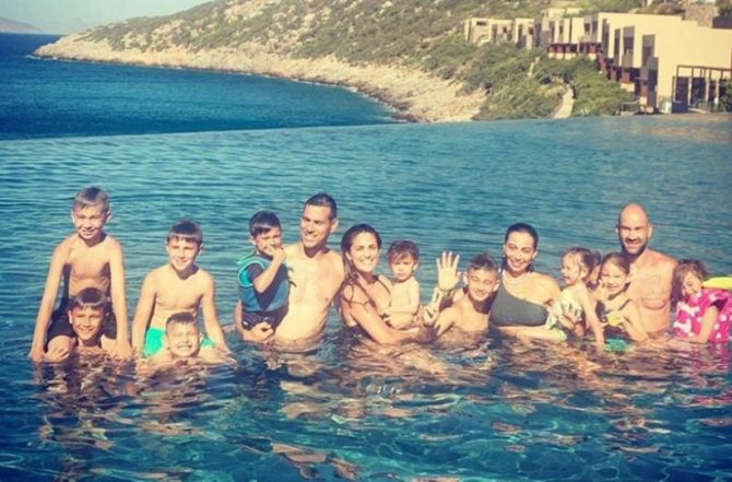 Στην Κρήτη ο Σπανούλης και ο Ζήσης: «Μια εικόνα, χίλια παιδιά»
