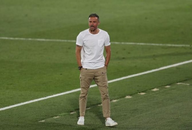 Λουίς Ενρίκε: «Πολύ δύσκολη αντίπαλος η Ελβετία» Λουίς Ενρίκε: «Πολύ δύσκολη αντίπαλος η Ελβετία»