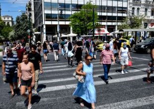 Κορωνοϊός: Αλαλούμ με την υποχρεωτική χρήση μάσκας