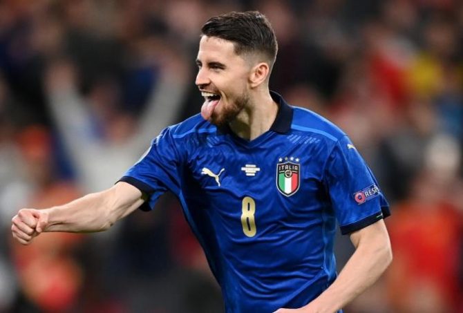 Στο Λονδίνο ο αθλητικός διευθυντής της Γιουβέντους για τον Ζορζίνιο