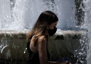 Προειδοποίηση Σαρηγιάννη: Αν δεν χτίσουμε τείχος ανοσίας, τον Οκτώβριο θα έχουμε 18.000 κρούσματα την ημέρα