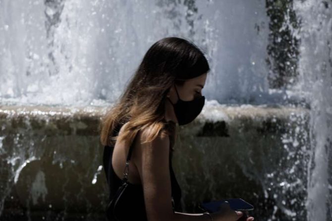 Προειδοποίηση Σαρηγιάννη: Αν δεν χτίσουμε τείχος ανοσίας, τον Οκτώβριο θα έχουμε 18.000 κρούσματα την ημέρα