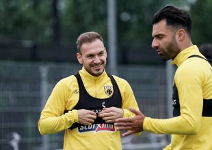 Η τελευταία προπόνηση της ΑΕΚ στο Burgh – Haamstede (VID)