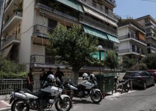 Έγκλημα στη Δάφνη: Σκότωσε τη σύζυγό του και παραδόθηκε – “Ελάτε έχω δολοφονήσει τη γυναίκα μου”