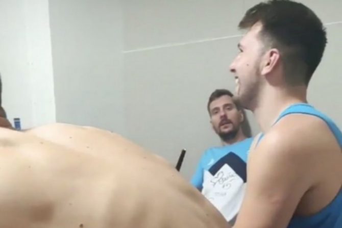 Ολυμπιακοί Αγώνες – Μπάσκετ: Ο Ντόντσιτς σε μάζωξη με αλκοόλ, αργιλέ και τράπουλα