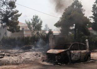 Προσαγωγή μελισσοκόμου για τη φωτιά σε Σταμάτα, Ροδόπολη, Διόνυσο