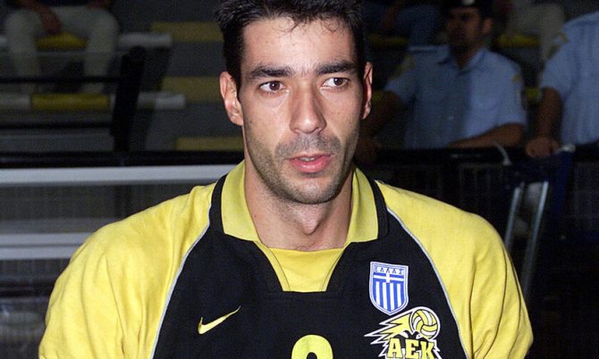 Αναλαμβάνει την ΑΕΚ ο Χατζηαντωνίου