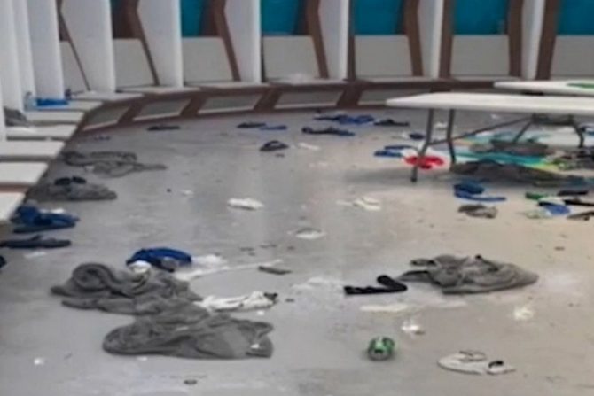 Οι ευτυχισμένοι Ιταλοί έκαναν Γης μαδιάμ τα αποδυτήρια μετά τον τελικό του Euro 2020