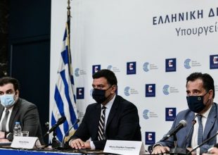 Νέα μέτρα: Υποχρεωτικοί εμβολιασμοί και καλοκαίρι καθημένων με εφαρμογή Covid Free GR