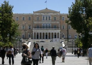 Κορωνοϊός: 1834 νέα κρούσματα σήμερα στην Ελλάδα – 8 νεκροί και 123 διασωληνωμένοι