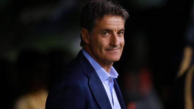 Πέρεθ για Μίτσελ: «Απατεώνας προπονητής, άφηνε εκτός τον Μάτα για να παίζει ο γιος του» Πέρεθ για Μίτσελ: «Απατεώνας προπονητής, άφηνε εκτός τον Μάτα για να παίζει ο γιος του»