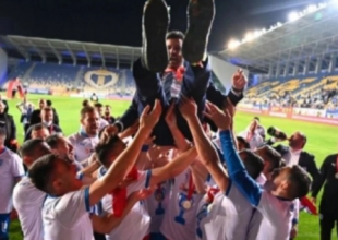 Ουζουνίδης: Πήρε και το Super Cup, δεύτερη κούπα μέσα σε 50 μέρες!