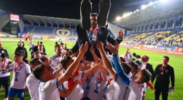 Ουζουνίδης: Πήρε και το Super Cup, δεύτερη κούπα μέσα σε 50 μέρες!