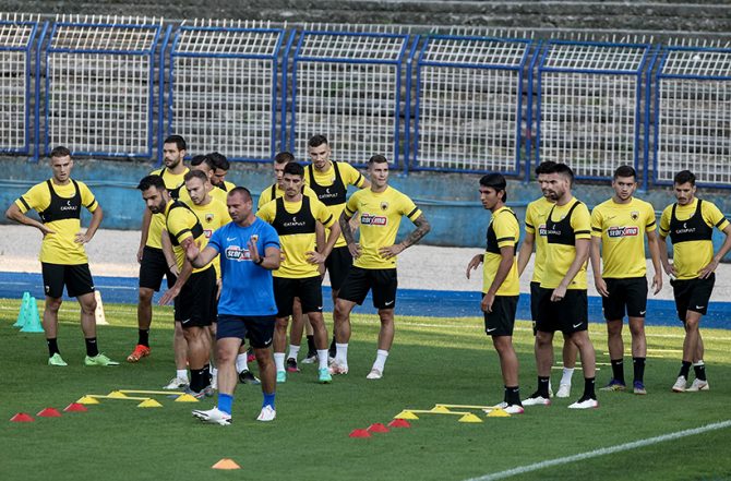 Ανασυγκρότηση και δουλειά ενόψει Βελέζ