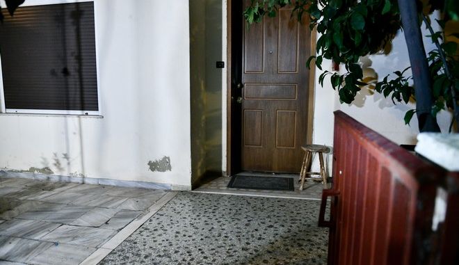 “Έγκλειστος” ο Χρήστος Παππάς στο διαμέρισμα του Ζωγράφου