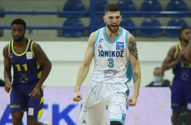 Συμφώνησε με Πετρόπουλο η Βασίλισσα
