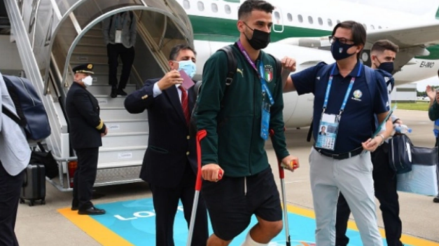 Euro 2020 – Ιταλία: Με πατερίτσες στο Λονδίνο ο Σπινατσόλα (pic)