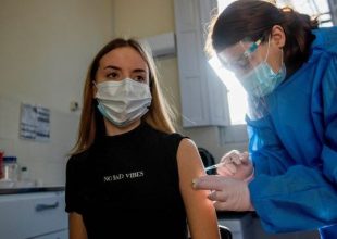 Εμβόλιο Κορωνοϊου: Ανοίγει η πλατφόρμα για την ηλικία 15-17