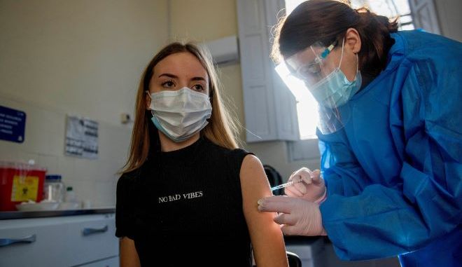 Εμβόλιο Κορωνοϊου: Ανοίγει η πλατφόρμα για την ηλικία 15-17