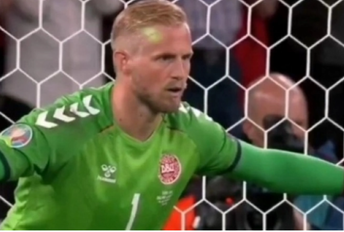 Πρόστιμο της UEFA στους Άγγλους για το λέιζερ στον Σμάιχελ