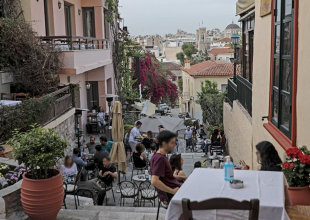 Κορωνοϊός: Καθημερινότητα μετ’ εμποδίων για τους ανεμβολίαστους