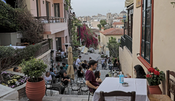 Κορωνοϊός: Καθημερινότητα μετ’ εμποδίων για τους ανεμβολίαστους