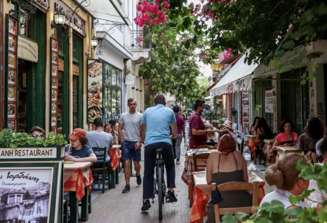 Αυτή είναι η ΚΥΑ για τα υπαίθρια κέντρα διασκέδασης: Μόνο για εμβολιασμένους και νοσήσαντες