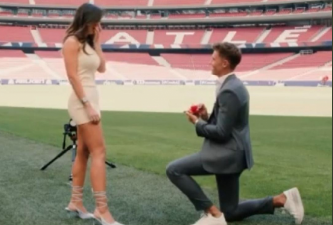 Ο Γιορέντε έκανε πρόταση γάμου στο γήπεδο της Ατλέτικο!