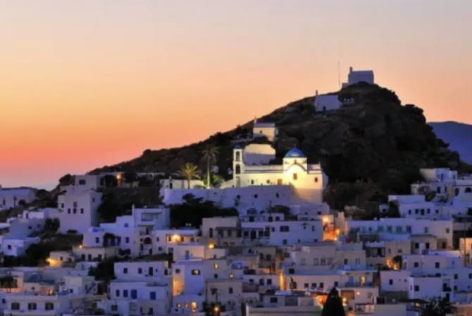 Χρυσοχοΐδης: Ορατός ο κίνδυνος να «κλείσει» η Ίος