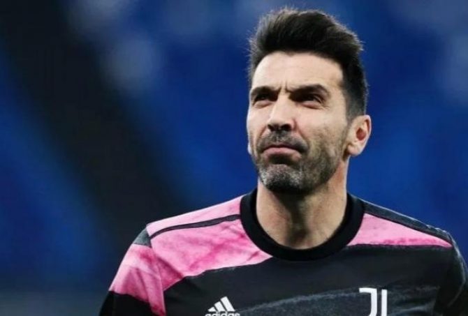 Μπουφόν: «Η κατάθλιψη είναι μακρινή ανάμνηση που με έκανε να εκτιμήσω τη ζωή» Μπουφόν: «Η κατάθλιψη είναι μακρινή ανάμνηση που με έκανε να εκτιμήσω τη ζωή»